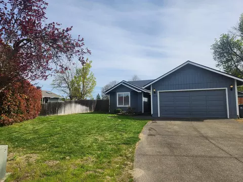 2664 Montara Dr, Medford, OR 97504