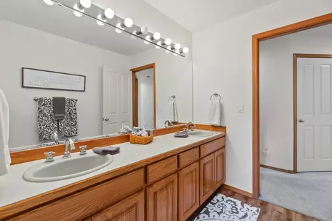Bath - 61250 15th St, Bend, OR 97702 photo 8 of 9