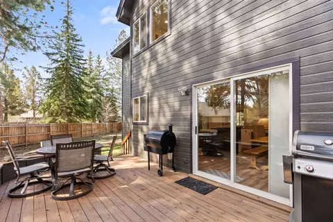Exterior - 61250 15th St, Bend, OR 97702 photo 6 of 15
