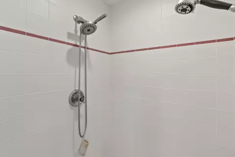 Bath - 61250 15th St, Bend, OR 97702 photo 5 of 9