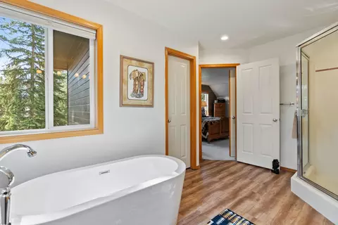 Bath - 61250 15th St, Bend, OR 97702 photo 4 of 9