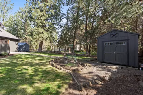 Exterior - 61250 15th St, Bend, OR 97702 photo 11 of 15