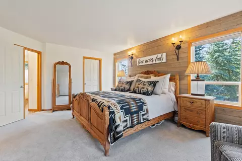 Bedroom - 61250 15th St, Bend, OR 97702 photo 3 of 11