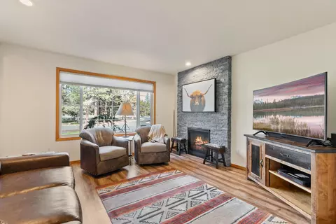 Living - 61250 15th St, Bend, OR 97702 photo 6 of 8