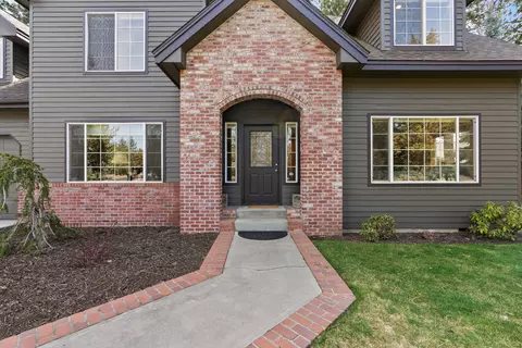 Exterior - 61250 15th St, Bend, OR 97702 photo 4 of 15