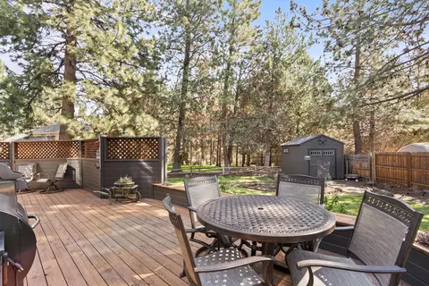 Exterior - 61250 15th St, Bend, OR 97702 photo 7 of 15