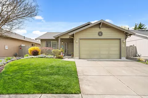 1352 Kyle St, Medford, OR 97501