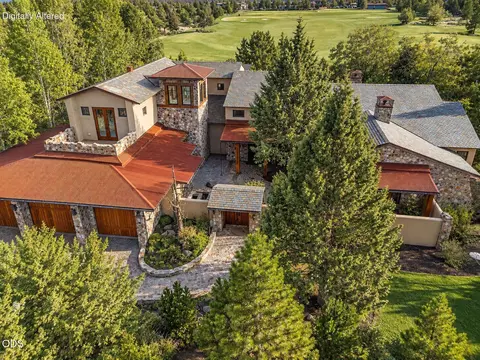 View/Area - 23021 Brushline Ct, Bend, OR 97701 photo 1 of 2