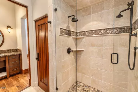 Bath - 23021 Brushline Ct, Bend, OR 97701 photo 4 of 4