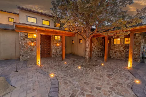 Exterior - 23021 Brushline Ct, Bend, OR 97701 photo 3 of 12