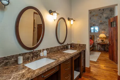 Bath - 23021 Brushline Ct, Bend, OR 97701 photo 4 of 6