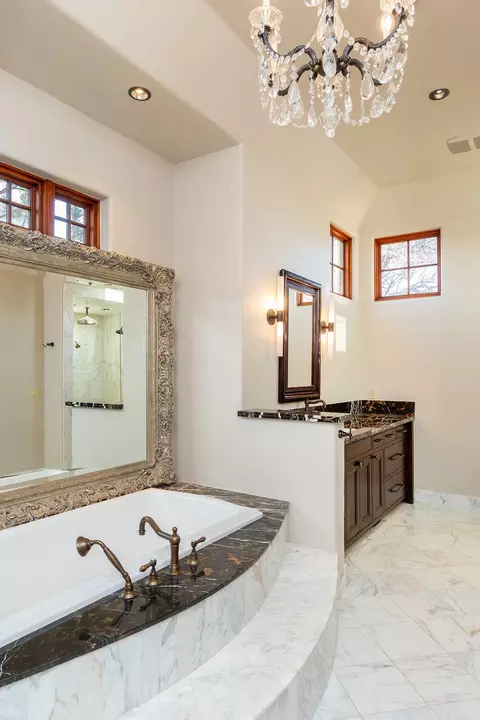 Bath - 23021 Brushline Ct, Bend, OR 97701 photo 2 of 6