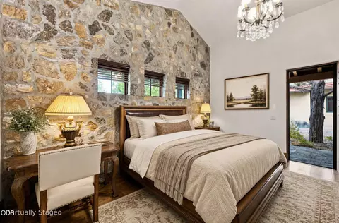 Bedroom - 23021 Brushline Ct, Bend, OR 97701 photo 3 of 4