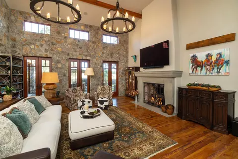 23021 Brushline Ct, Bend, OR 97701