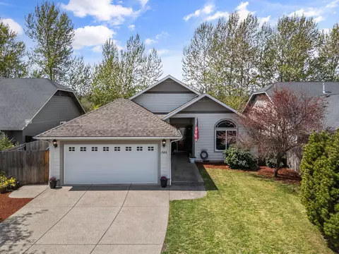 1586 SW Yucca Dr, Grants Pass, OR 97527