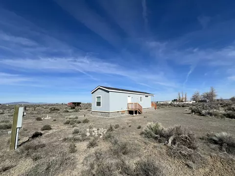 57509 Arrowhead Loop, Christmas Valley, OR 97641