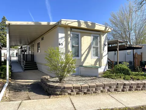 1055 N 5th St UNIT 93, Jacksonville, OR 97530