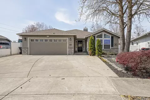 955 Hampton Way, Medford, OR 97501