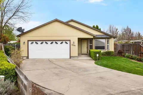 2700 Brae Dr, Medford, OR 97501