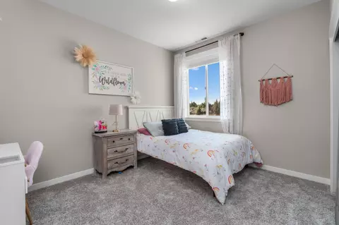 Bedroom - 66380 Jericho Rd, Bend, OR 97703 photo 4 of 5