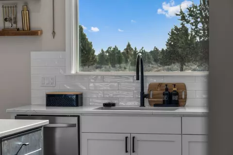Kitchen - 66380 Jericho Rd, Bend, OR 97703 photo 3 of 5