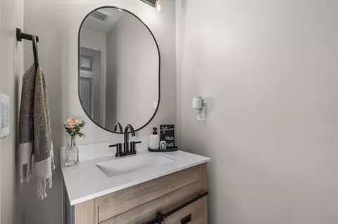Bath - 66380 Jericho Rd, Bend, OR 97703 photo 1 of 4