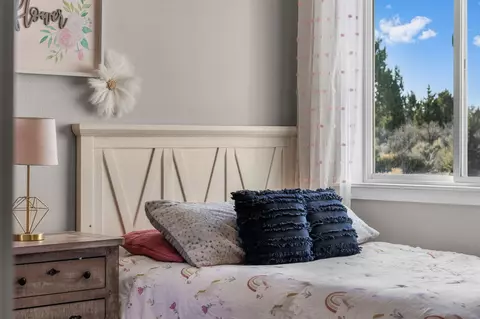 Bedroom - 66380 Jericho Rd, Bend, OR 97703 photo 5 of 5