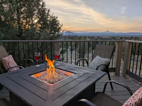 893 Highland View Loop, Redmond, OR 97756
