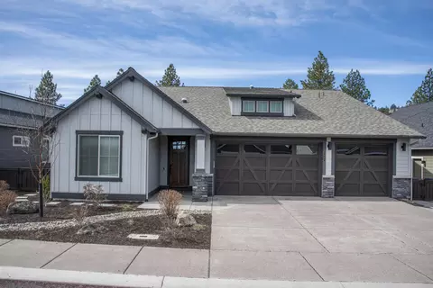 3067 NW Hidden Ridge Dr, Bend, OR 97703