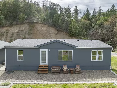 445 Tina Way, Grants Pass, OR 97526