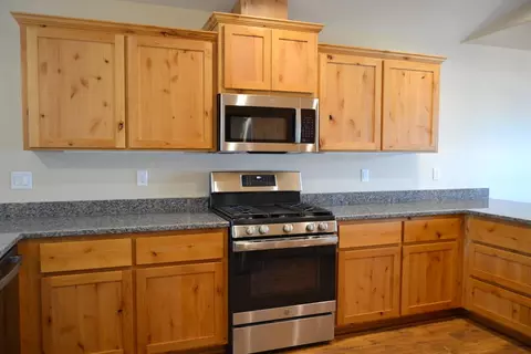 2941 Naples Dr, Grants Pass, OR 97527 photo 4