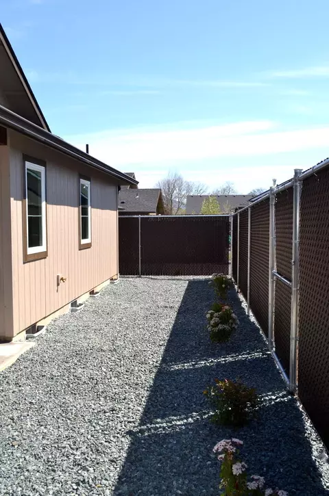 2941 Naples Dr, Grants Pass, OR 97527 photo 28