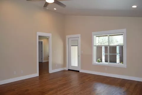 2941 Naples Dr, Grants Pass, OR 97527 photo 9
