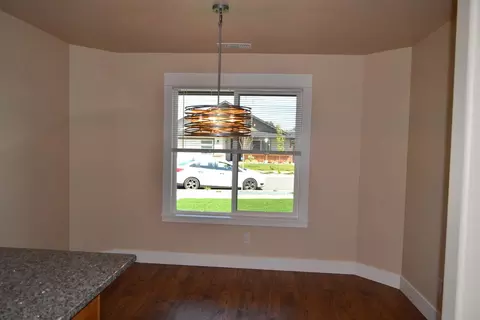2941 Naples Dr, Grants Pass, OR 97527 photo 6