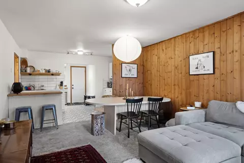 187 W Jefferson Ave, Sisters, OR 97759