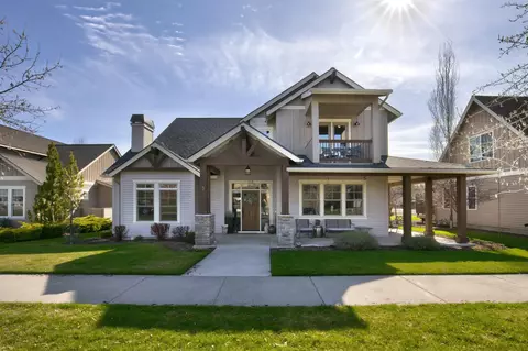 750 S Redwood St, Sisters, OR 97759