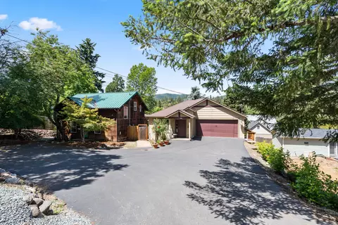 420 S 5th St, Jacksonville, OR 97530