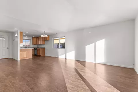 Living - 656 Andrea Way, Eagle Point, OR 97524 photo 3 of 3