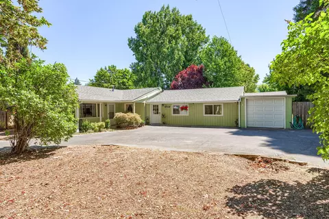 1255 Plummer Ave, Grants Pass, OR 97527