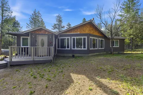 Exterior - 16506 Sprague Loop, La Pine, OR 97739 photo 4 of 9