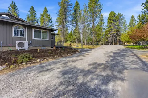 Exterior - 16506 Sprague Loop, La Pine, OR 97739 photo 5 of 9