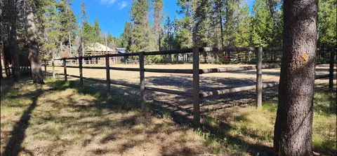 Exterior - 16506 Sprague Loop, La Pine, OR 97739 photo 6 of 9