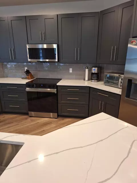 Kitchen - 60640 River Bend Dr, Bend, OR 97702 photo 2 of 3