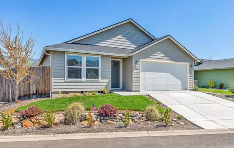 312 Quail Cir, Talent, OR 97540