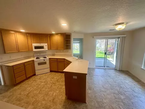 93 Freshwater Dr, Phoenix, OR 97535 photo 8
