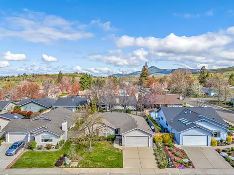 93 Freshwater Dr, Phoenix, OR 97535 photo 24