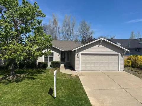 93 Freshwater Dr, Phoenix, OR 97535