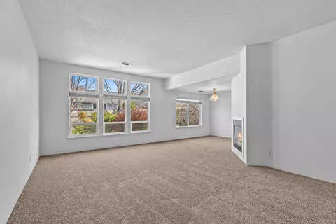 93 Freshwater Dr, Phoenix, OR 97535 photo 5