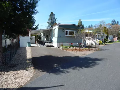 22071 Highway 62 # 33, Shady Cove, OR 97539