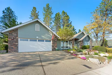 1106 NW Morgan Ln, Grants Pass, OR 97526